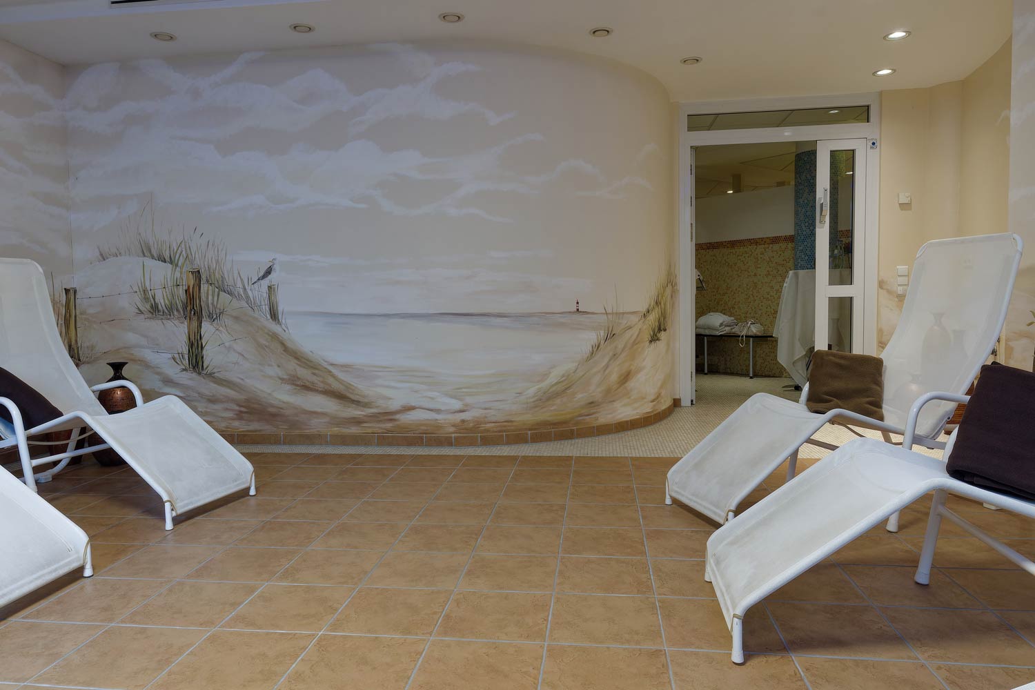 Ruhebereich mit Sauna und Fitnessangebot im Hotel von Euch in Meppen