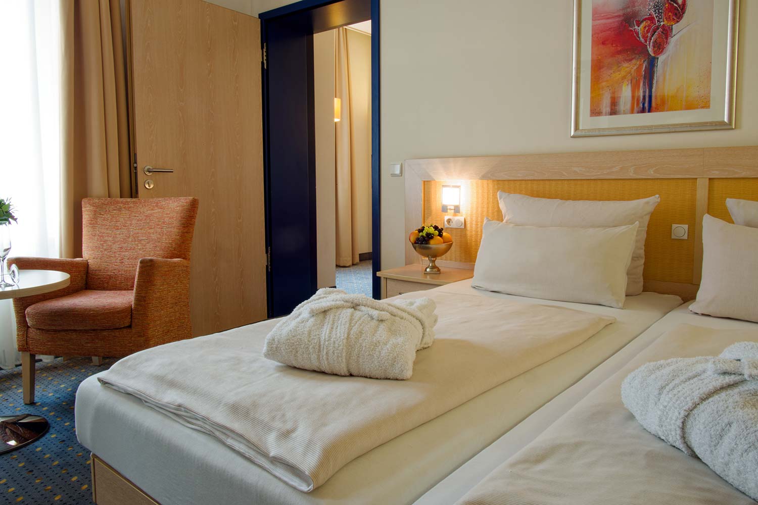 Großzügiges Deluxe Zimmer im Hotel von Euch in Meppen mit stilvollem Design